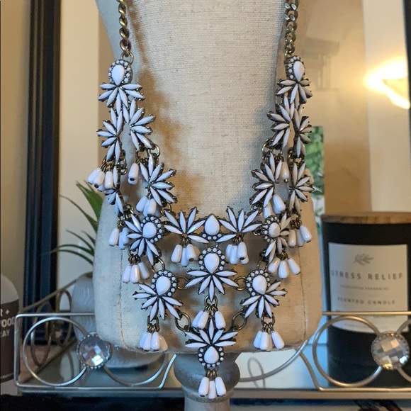 White Statement Necklace - Picture 3 of 6